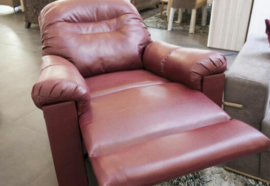 Know about the different kinds of recliners in the market