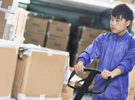 What are the job benefits offered to a FedEx package handler